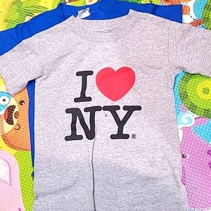 Never worn.  Size small/ medium-unisex kids  sized👕